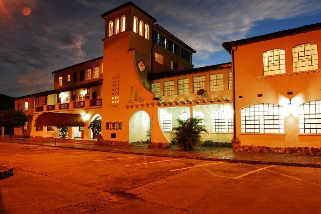 Hotel Guadalajara บูกา ภายนอก รูปภาพ